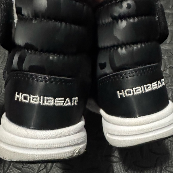 Toddler Cozy Black with White Fleece-Lined Water Proof, Slip Resistant Boots ❄️ - Picture 3 of 7